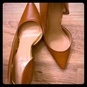 Light brown faux leather heels